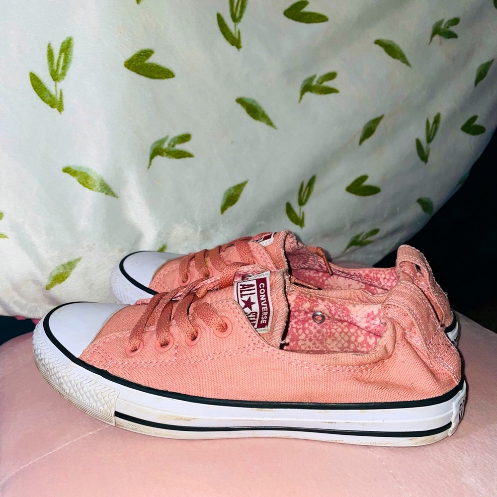 Converse size 7